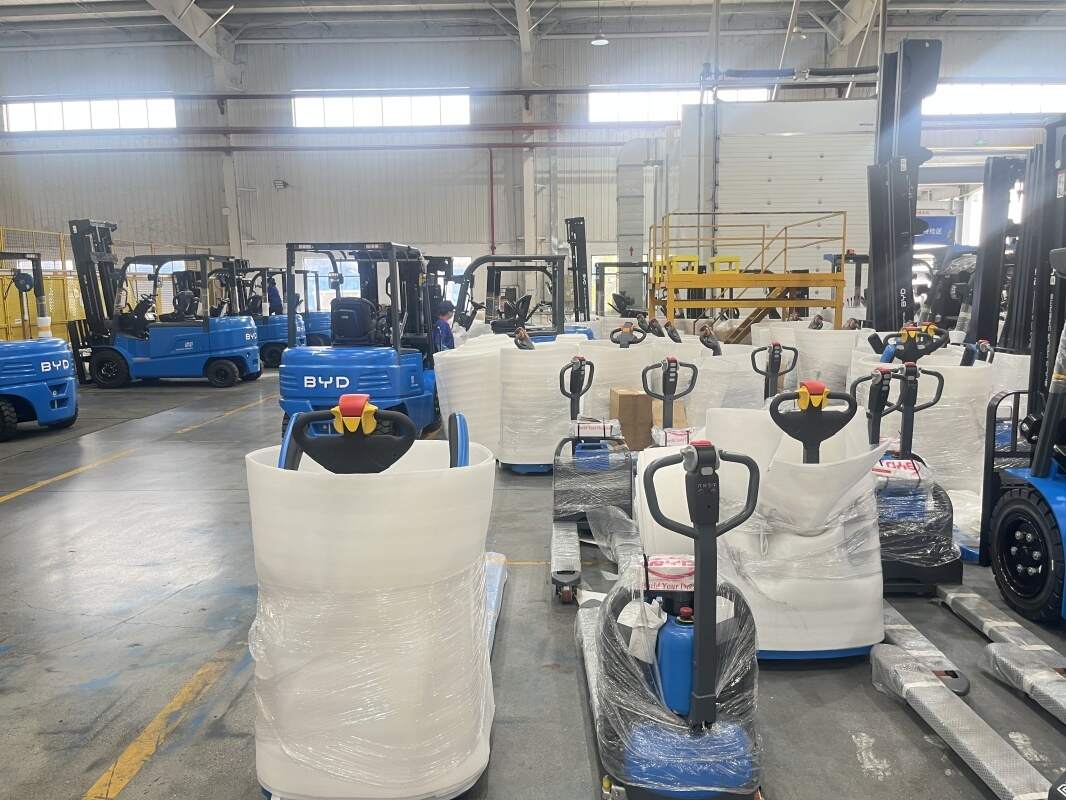 比亚迪叉车食品饮料行业仓储搬运解决方案：适配洁净冷链需求 打造高效绿色物流体系(图1)