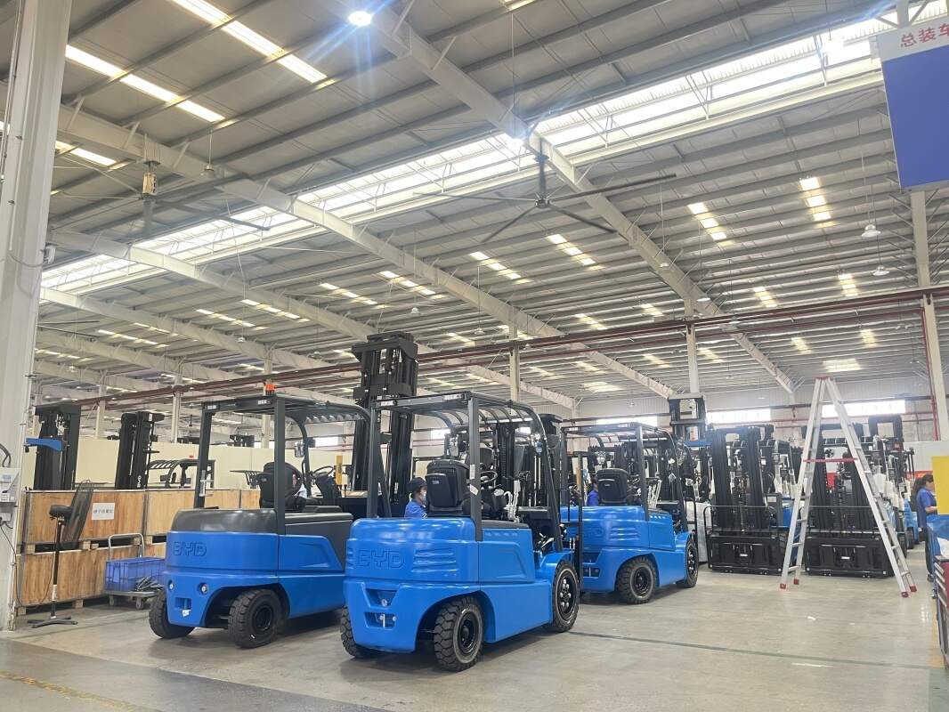 食品厂电动叉车，洁净车间搬运设备优势(图1)