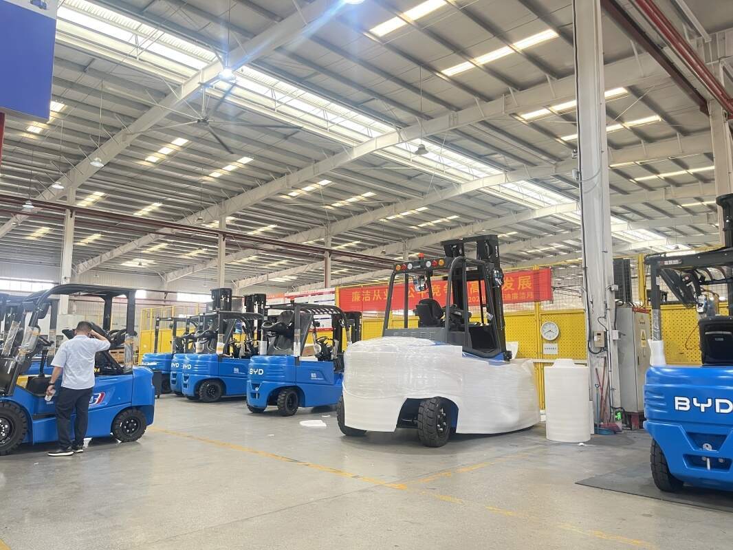 生鲜冷库电动叉车，小型设备适用场景分析(图1)