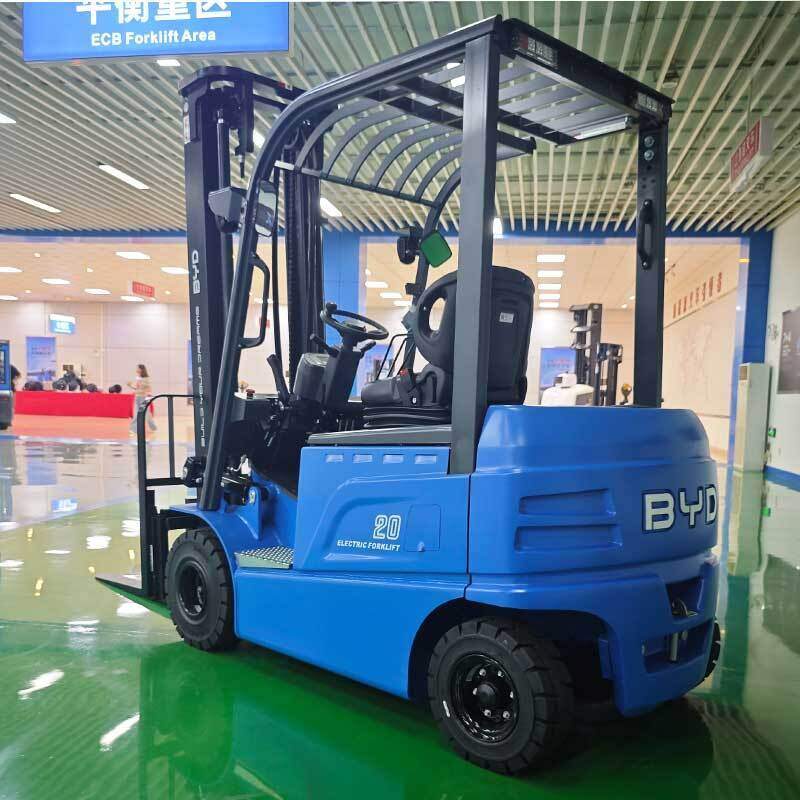 云仓电动叉车，托盘规格与货叉选配(图1)