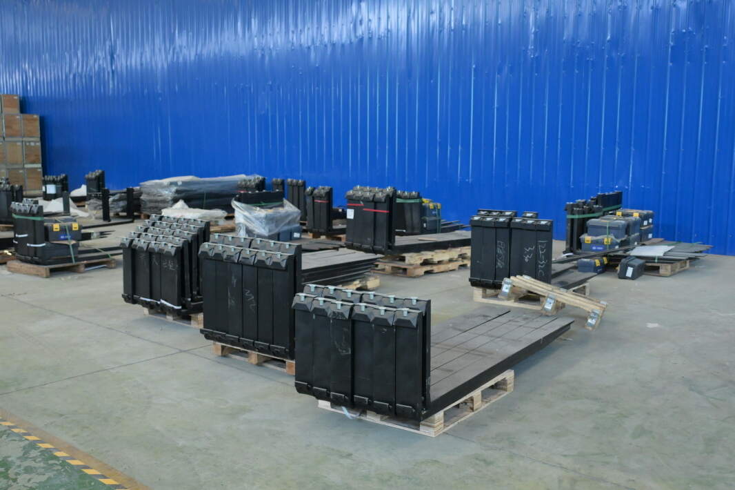 湖北半导体厂电动叉车，厂区限速安全管理(图1)