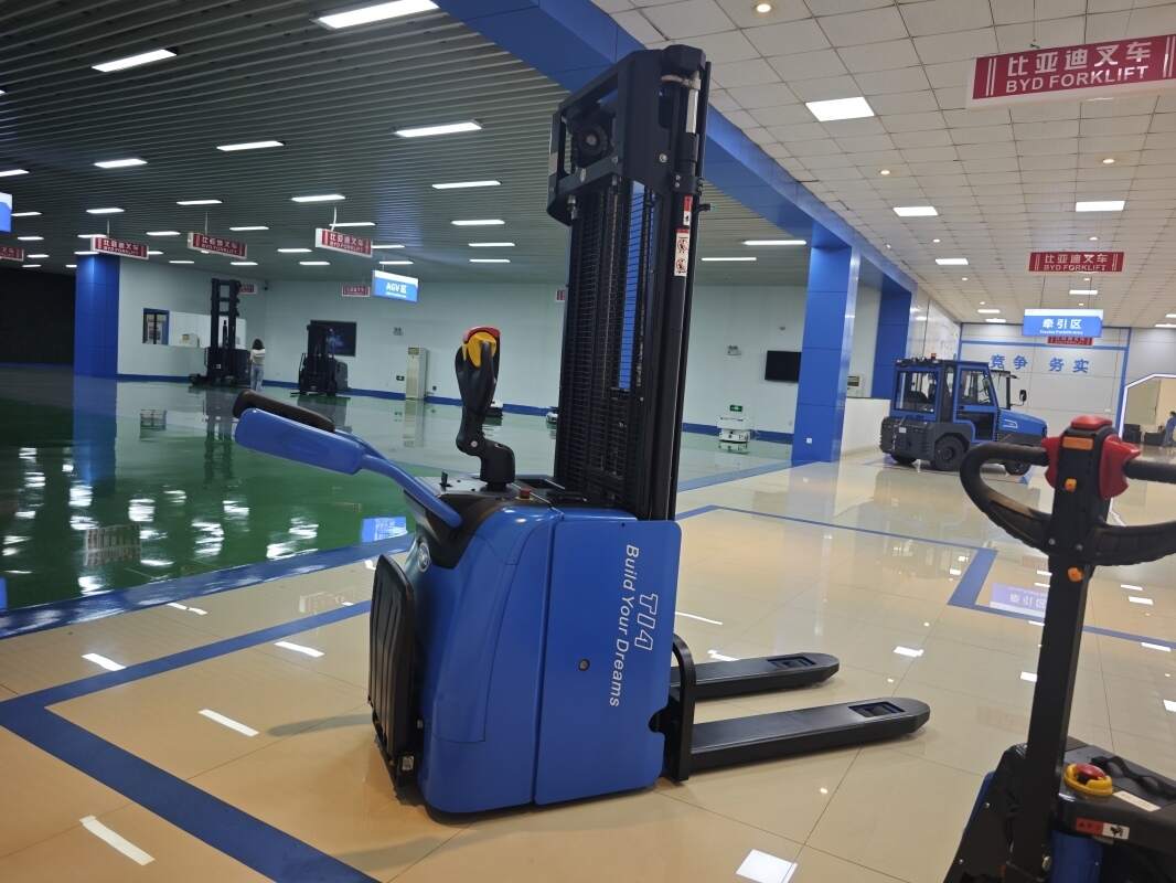 黄冈仓储采购电动叉车，货架高度与叉车门架的关系